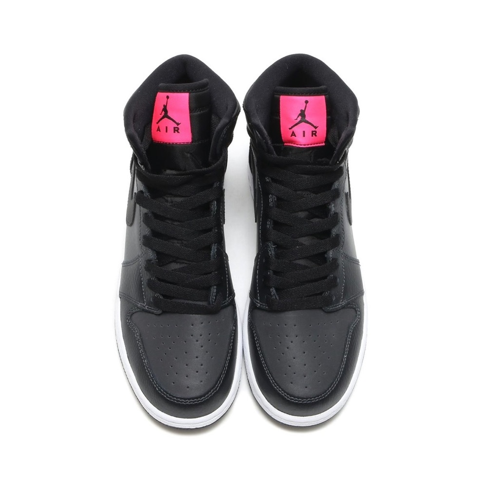 AirJordan 1 retro CHANGES COLOR IN THE LIGHT